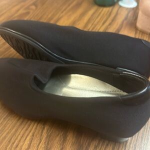 Essence by aetrex shoes   Size 7.5 in black